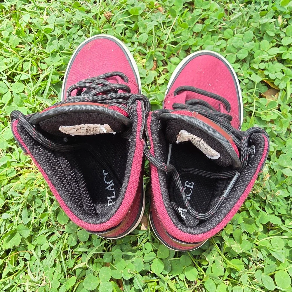 The Childrens Place Boys High Top Sneakers Burgundy Canvas Size 11 2103071